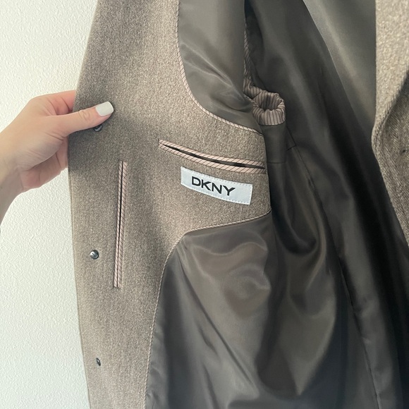 DKNY Wool Coat - like new condition! - Picture 3 of 6